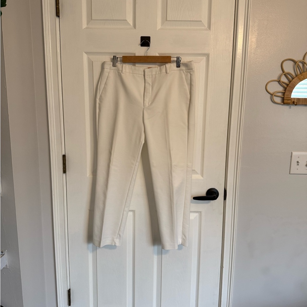 Women’s Classic White Dress Pants, flat front, pockets, lots of stretch Size L